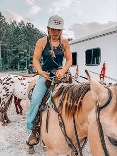 Country Haircuts Women, Country Girl Aesthetic, Barrel Race, Country Fits, Country Gal, Western Photography, Barrel Racing Horses