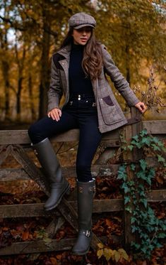 Female Office Outfits, Scotland Outfit, English Country Fashion, English Outfit, Countryside Outfit, Countryside Fashion, Old Money Fashion, Holland Cooper, Female Office