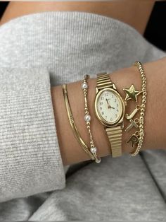 Gold Girl, Jewelry Accessories Ideas, Nail Jewelry, Dope Jewelry, Classy Jewelry, Jewelry Essentials, Stacked Jewelry, Girly Jewelry