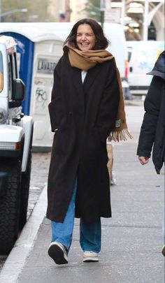 Wool Coat Outfit, Black Coat Outfit, Long Wool Coat, Trendy Winter, Coat Outfits, Thanksgiving Outfit, Mode Inspo