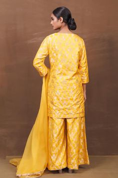 Yellow straight kurta with all over handwoven floral pattern. Paired with a coordinating sharara and dupatta with scallop trimmed embroidery. - Aza Fashions V Neck Kurta, Kurta Sharara Set, Kurta Sharara, Straight Kurta, Sharara Set, Fashion App, Set For Women, Aza Fashion, Floral Pattern