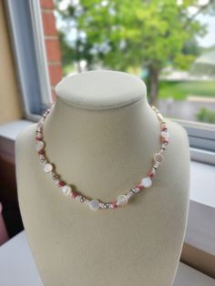 Seashell and glass beaded necklace with grey pearl beads and sterling silver findings. Pink Beaded Necklace, Pearl Grey, Glass Bead Necklace, Beaded Necklaces, Beaded Jewelry Diy, Jewelry Diy, Pearl Beads, Favorite Jewelry, Necklace Etsy