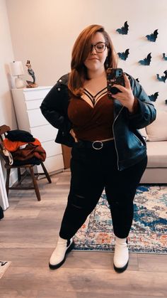 Plus Size Punk Aesthetic, Plus Concert Outfit Plus Size Clothing, Pop Punk Concert Outfit Plus Size, Goth Professional Outfits Plus Size, Elder Emo Fashion Plus Size, Metal Concert Outfit Plus Size, Emo Concert Outfit Plus Size, Elder Goth Women, Goth Outfit Plus Size