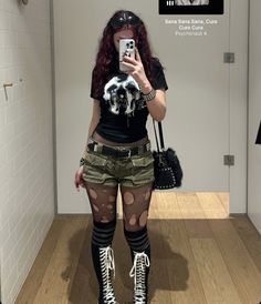 Alt Inspo Outfit, Shorts Alternative Outfits, Grunge Short Outfits, Alt Fishnet Outfit, Emo Outfit With Shorts, Leather Jacket Alt Outfit, Gothic Outfit Ideas Summer, Summer Alternative Outfits Grunge, Emo Outfits For Summer