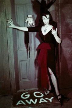 Angels Dancing, Dream Photoshoot, Victorian Halloween, Goth Women, Horror House, Horror Icons, Monster Mash, Gothic Horror