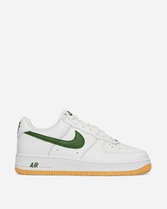 Iconic AF1 style in a fresh forest green and white colorway perfect for showcasing on social. Customized like the original 1984 Color Of The Month releases, this must-have sneaker will elevate any Instagram fit with it's standout hue and perforated toebox detailing. Included shoe brush makes caring for the supple leather upper effortless so these streetwear staples can be flaunted again and again. Enduring quality and customization in every step. Green Throwback Sneakers For Streetwear, Throwback Sneakers With Gum Sole For Sports, Throwback Lace-up Sneakers With Gum Sole, Green Nike Air Force 1 With Gum Sole, Casual Green Nike Air Force 1 With Gum Sole, Sporty White Nike Air Force 1 With Gum Sole, Throwback Low-top Sneakers With Gum Sole, White Throwback Sneakers With Gum Sole, Nike Air Force 1 Green With Gum Sole