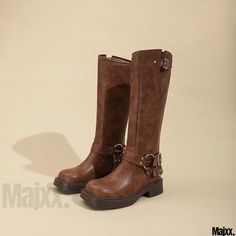 Majxx - Brown vintage Western-style leather boots with chunky heels, high shaft, squared toe, and slip-on design. Brown Boots Fashion, Cowboy Vintage, Comfortable High Heels, Rough Heels, Brown Design, High Leather Boots, Leather Western Boots, Heels High, Cowboy Style