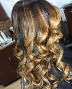 Blonde Balayage Sew In Weave, Caramel Highlights On Black Women, Blonde Hair Tips, Hair Expo, Chic Hairstyle, Natural Hair Short Cuts, Brown Hair With Blonde Highlights, Honey Blonde Hair, Syracuse Ny