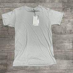 John Elliott Mercer Tee Mens Short Sleeve T-Shirt Size 1 Small Gray Crew Neck. Brand New With Tags! Purchased From Nordstrom. 100% Authentic. Purchase With Confidence. Nice Color And Super Soft! Great Quality Shirt! Plain Short Sleeve Streetwear Shirt, Plain Short Sleeve Shirt For Streetwear, Simple Solid Tops For Streetwear, Plain Gray Shirt For Summer, Gray Plain Shirt For Summer, Plain Gray Summer Shirt, Basic Gray Shirt For Summer, Everyday Plain Short Sleeve Top, Basic Gray Summer Shirt