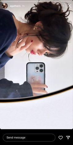 Mirror Selfie Poses With Face, Selfie Face Poses, Layers Medium Length, Aesthetic Mirror Selfie, Layers Medium, Medium Length Haircut, Selfie Ideas Instagram, Foto Ideas Instagram