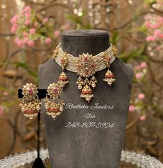 Neck Pieces Jewelry, Indian Bridal Jewelry Sets, Bridal Jewellery Design, Gold Jewelry Simple Necklace, Beautiful Gold Necklaces, Fancy Jewellery Designs, Antique Bridal Jewelry, Beaded Necklace Designs, Indian Jewellery Design Earrings