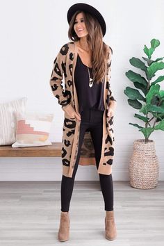 Cute Cardigan Outfits, Outfits Leggins, Best Cardigans, Leopard Cardigan, 2020 Fashion Trends, Fashion Trends Winter, Stylish Work Outfits, Winter Trends