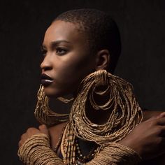 Feminine Black Women, Africa Art Design, Afro Punk Fashion, Afro Style, Jewelry Picture, Jewelry Photography