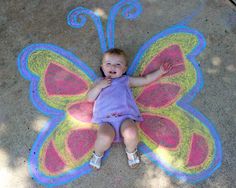 Butterfly chalk art. Did this with my 6 year old daughter! Sidewalk Chalk Photos, Chalk Photos, Sidewalk Chalk Art, Sidewalk Art, Chalk Drawings, Foto Tips, Butterfly Kisses, Sidewalk Chalk