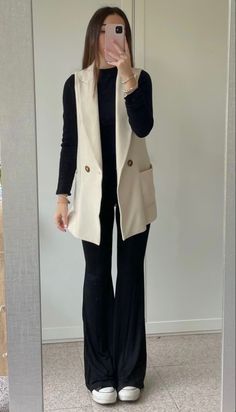 Look Office, Mode Zara, Fall Transition Outfits, White Vest, Gilet Long, Business Casual Outfits For Work, Casual Day Outfits, Classy Work Outfits, Stylish Work Outfits