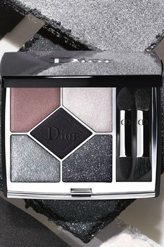 Eyeshadow Silver, Luminous Makeup, Pine Oil, Shading Brush, Cute Eyeshadow Looks, Eye Palettes