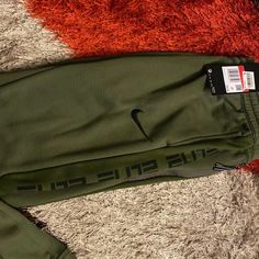 Brand New Kids Medium Dri Fit Elite Sweat Pants Nike Winter Pants With Elastic Waistband, Nike Green Bottoms, Nike Green Jogging Bottoms, Jordan Boys, Nike Bottoms, Nike Joggers, Black Windbreaker, Baseball Pants, Nike Sweatpants