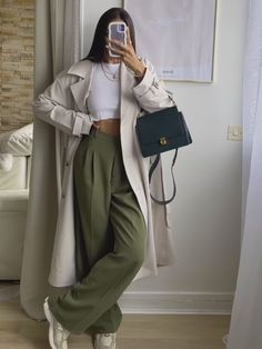 Stylish Spring Outfit 2024, Trendy Outfit Ideas, Elegante Casual, Stylish Work Outfits, Trendy Outfit, American Beauty, Midi Skirts, Coat Outfits, Autumn Outfit