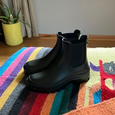 Igor Nwt Soul Black Rain Boot! Slip/Pull On Chelsea Rain Boots. Very Well Made And Comfortable: ) Made In Spain Women’s Size 39 Fits A Size 8-8.5 Smoke Free Pet Free Home Ugg Drizlita Rain Boots, Spain Women, Black Rain Boots, Ankle Rain Boots, Chelsea Rain Boots, Black Rain, Rain Boot, Womens Boots Ankle, Winter Rain