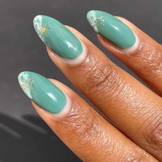 Matcha Latte Nails Are the Creamy New Mani Trend Taking Over Matcha Nail, Matcha Nails, Kim Kardashian Nails, Latte Nails, Kardashian Nails, Green Manicure, Pale Nails, Uv Nail Lamp, Nail Prices