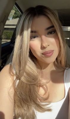 Blond Hair On Mexicans, Blond On Mexican, Blonde For Latinas Olive Skin, Pure Diamond Blonde Hair, Mexican Hair Color Ideas, Mexican Blonde Hair, Blonde Hair On Latinas, Blonde On Tan Skin, Blonde Latina Hair