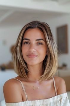 37 Effortless Wash And Wear Hairstyles That Look Styled Without the Effort Wash And Wear Hairstyles, Lob Hairstyle, 90s Hairstyles, Shoulder Length Hair, Medium Long, Medium Hair Styles, That Look, Hairstyles, Hair Styles