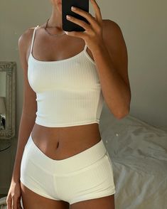 Low Waist Shorts, Frankies Bikinis, Stil Inspiration, Home Wear, Pant Length, Mode Inspo, Mode Inspiration, Low Waist, Mode Outfits