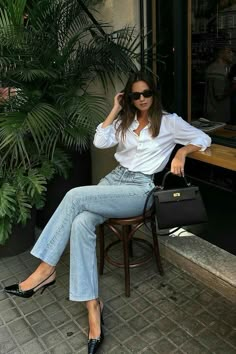 Heels With Outfits, How To Dress Up Classy, Work Outfits With Heels, Casual Outfit Heels, Classy Jeans And Heels Outfit, Casual Heels With Jeans, Heels On Jeans, Jean With Heels Outfits, Classy Outfit With Jeans