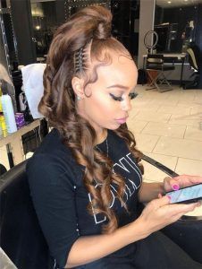 Weave ponytails are extremely versatile. Here are 35 great weave ponytail looks that suit a variety of personal styles, whether you like it straight or curly. Adult Hairstyles, Weave Ponytail Hairstyles, Weave Ponytail, Cute Curly Hairstyles, Remy Hair Weave, Brazilian Hair Weave, Hair Done, Hair Shows, Black Hairstyles