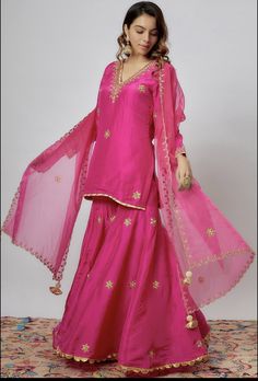 Pink Silk Gown, Marriage Outfit, Pink Sharara, Kurta And Sharara, Mehendi Outfit, Sharara Designs, Dresses Pattern, Pink Kurta, Mehendi Outfits