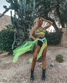 Neon Festival Outfit, Coachella Vibes, Rave Looks, Rave Festival Outfits, Festival Attire, Music And Arts, Music Festival Outfits