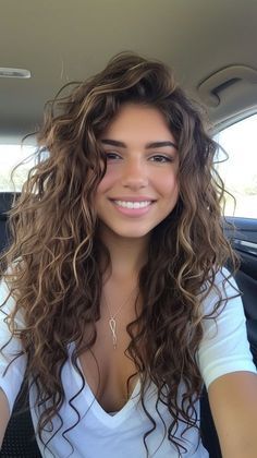 Bangs Inspo, Hair Girls, Trendy Hairstyle, Curly Hair Women, Marketing Collateral, Long Wavy Hair, Curly Hair Cuts, Long Curly Hair