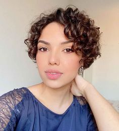 48 Stylish Long Pixie Bob Haircuts for a Unique Length and Style Curly Pixie Bob, Haircut Pixie, Pixie Bob Hairstyles, Bob Haircut Curly