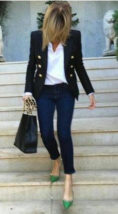 Navy Blazer Gold Buttons Outfit, Older Woman Outfit, Parisian Outfits, Trendy Work Outfit, Old Money Outfits, Balmain Blazer, Daily Fashion Inspiration, Button Outfit, Amazing Friends