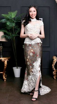 Indonesian Kebaya, Brokat Modern, Dress Brokat Modern, Model Dress Kebaya, Kebaya Lace, Batik Dress Modern, Kebaya Wedding, Kebaya Modern Dress, Modern Kebaya