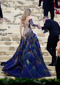 Gigi Hadid Stained Glass Dress, Gigi Hadid Peacock Dress, Haute Couture Ball Gowns, Stained Glass Gown, Gigi Hadid Gown, Stained Glass Outfit, Stain Glass Dress, Metgala Inspired Outfits, Gigi Hadid Met Gala 2018