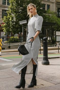 PREORDER - Alex Gingham Dress in Black | böhme Trendy Fall Dress, Old Money Look Fall, Office Outfits Dress, Winter Dress Outfit Casual, Autumn Dinner Outfit, Outfit For Dinner, Grunge Fall Outfits, Fall Party Outfit, Spain Outfit Ideas