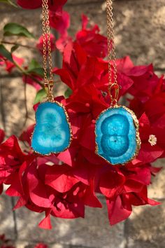 Beautiful gold plated blue banded Stalactite Agate Slice pendant on gold plated clasp chain necklace. The crystal is approximately 1.25 inches long and 1 inch wide. Please note that every stone is unique, therefore color, shape and/or size may vary slightly. You can choose your necklace length from the drop-down menu. In case you would like a length besides the listed options, leave a note at checkout. Item will be shipped 1 - 2 business days after purchase. Back to my shop with its variety of b Gold Chalcedony Jewelry As A Gift, Blue Agate Pendant Jewelry, Blue Chalcedony Jewelry With Natural Stones, Gold Necklaces With Natural Stones And Chalcedony, Gold Necklaces With Natural Stones In Chalcedony, Gold Chalcedony Necklace With Natural Stones, Handmade Gold Chalcedony Necklace, Blue Agate Gemstone Necklaces, Gold Agate Round Pendant Crystal Necklace