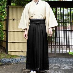 Men's Traditional Hakama Pants. Black. - Pac West Kimono Hakama Pants Outfit Men, Male Kimono Fashion, Hakama Pants Outfit, Japanese Royalty Clothing, Men Kimono Traditional, Yukata Male, Kimono Male, Yukata Men, Man Kimono