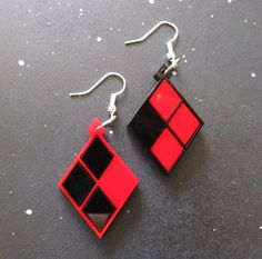 Harley Quinn Large Diamonds Cosplay Big Dangle Earrings Red and Black Design by FoxyFunk on Etsy Harlie Queen, Harley Quinn Accessories, Harley Quinn Jewelry, Homemade Jewerly, Harley Cosplay, Long Diamond Earrings, Big Dangle Earrings, Diamond Pendant Jewelry, Goth Accessories