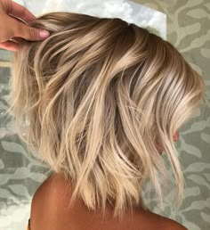 Graduated Bob Hairstyles, Graduated Bob Haircuts, Inverted Bob Haircuts, Trendy Bob, Inverted Bob Hairstyles, Short Blonde Haircuts, Inverted Bob