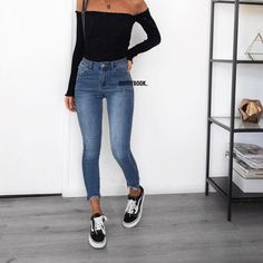 I jeans skinny perfetti ✔️ Jeans: JD189 | www.outfitbook.fr #ForWorkjeanso ...- -... #JD189 #Jeans #perfetti #skinny Houseparty Outfits, Winter Mode Outfits, Best Jeans For Women, Jeans Outfit Casual, Betty Cooper, Mode Inspo, Sneakers Outfit, Outfit Goals