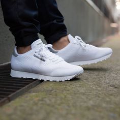 “The Reebok Classic Runner Mesh Pack reinvents the iconic trainer with a breathable engineered mesh upper. Available now at @hypedc #sneakerfreaker…” Reebok Outfit, Reebok White Sneakers, White Shoes Men, Sneaker Outfits, Sneaker Trend, Look Adidas, White Reebok, Streetwear Mode, White Sneakers Women