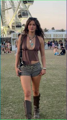 How to Wear a Scarf Music Gig Outfit, Bourbon And Beyond Festival Outfits, John Summit Concert Outfit, Cochella Outfits Inspiration, Music Fest Outfit, Osheaga Outfit, Festival Outfits 2024, Festival Outfit 2024