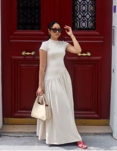 Casual And Elegant Outfits Simple, Modest Outdoor Outfits, Modest Classy Dress, Dresses For Women With Big Bust, Nude And White Outfit, Modesty Fashion Casual, Classy Modest Outfits, Simple Modest Outfits, Modest Outfits Dresses