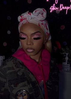 Sweet 16 Party Makeup, Glittery Glam Makeup, Pink Glitter Makeup Looks, Sweet 16 Makeup Ideas, Pink Makeup Looks Black Women, Bday Makeup, Sweet 16 Makeup