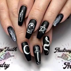 Cartoon Nails, Witchy Nails, Mommy Time, Nagel Tips, Manicure Diy, Manicure Tips, Flower Nail Designs