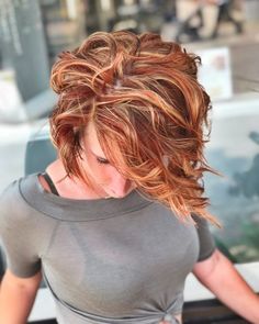 Short Red Hair with Blonde Highlights Red Hair With Blonde, Highlights Red, Hair With Blonde Highlights, Red Blonde Hair, Short Red Hair, Red To Blonde