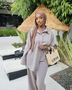 Halima Aden, Photography Hairstyles, Modest Street Fashion, Classy Fashion Chic, Outfits Muslim, Trip Fits, Hijab Fashion Summer, Modest Casual Outfits, Modest Dresses Fashion