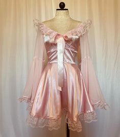 Dress Coquette, Pink Silk Dress, Dolce E Gabbana, Pink Silk, Satin Dress, Fashion Pictures, Dress Fashion, Preppy Style, Satin Dresses